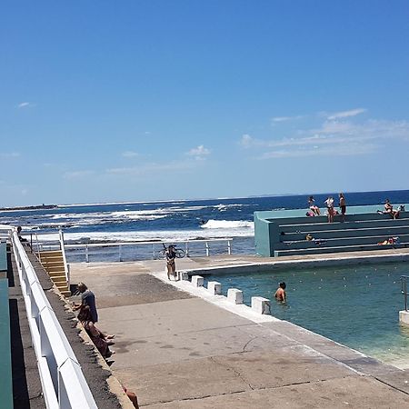Arena Luxury Beachfront Apartment Newcastle Buitenkant foto