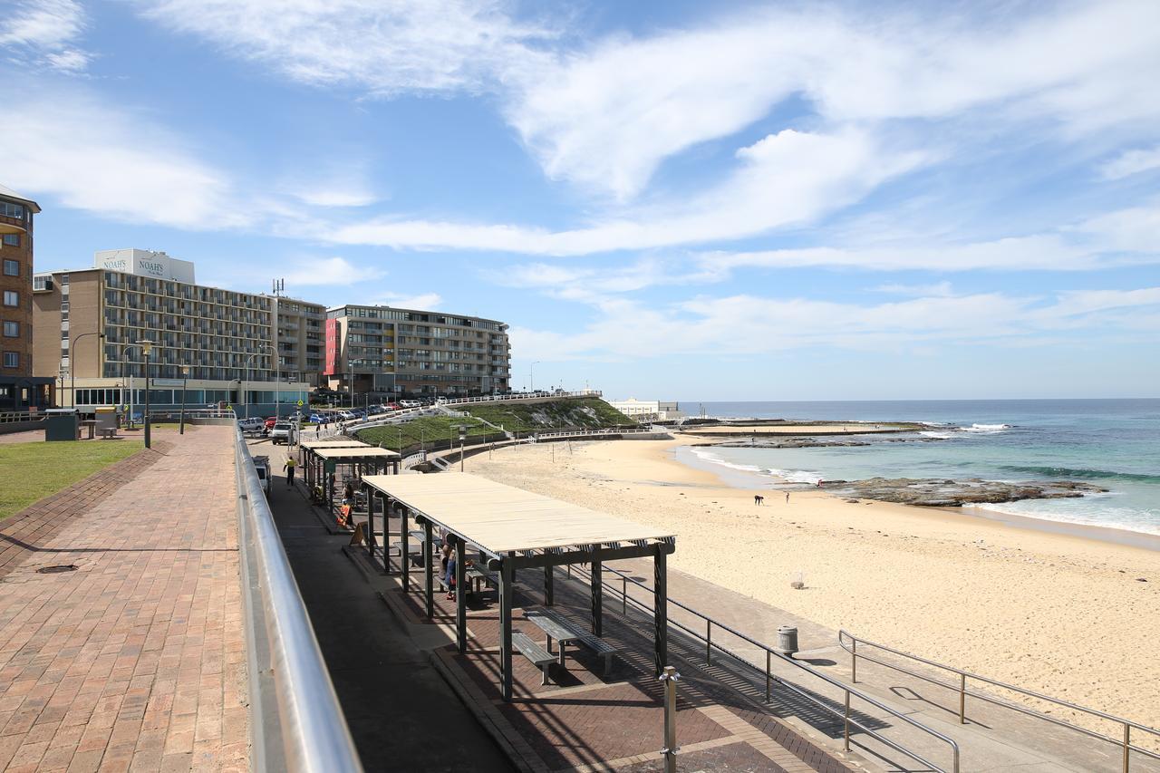 Arena Luxury Beachfront Apartment Newcastle Buitenkant foto