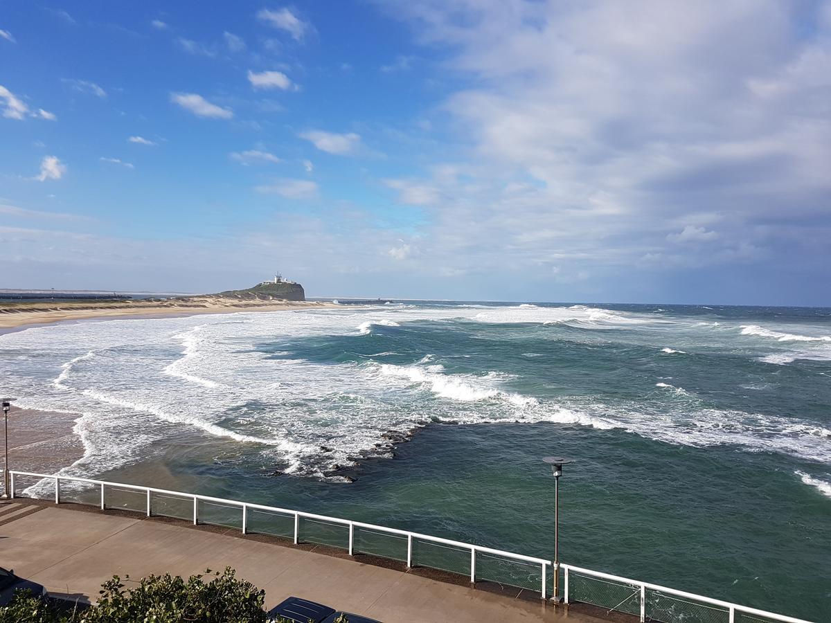 Arena Luxury Beachfront Apartment Newcastle Buitenkant foto